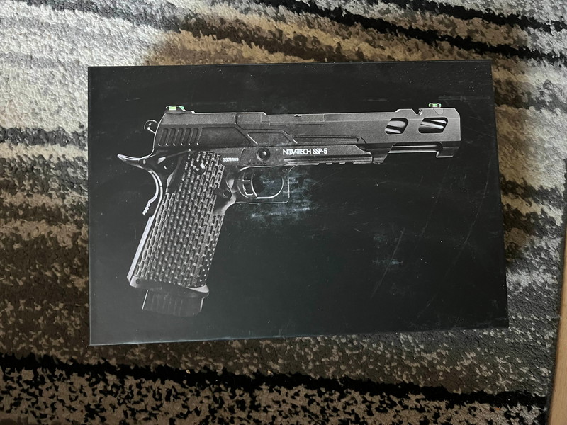 Bild 1 für Novritsch SSP5 Airsoft Pistole + 3 Magazine + Zubehör (mit F-Zeichen)