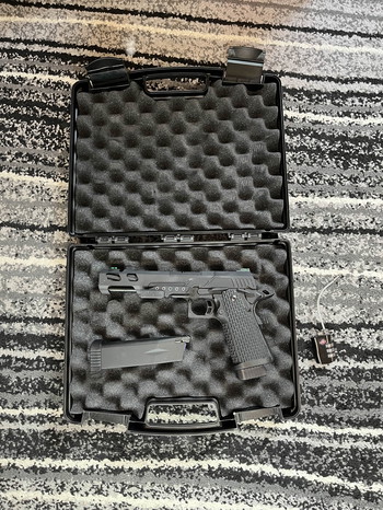 Bild 4 für Novritsch SSP5 Airsoft Pistole + 3 Magazine + Zubehör (mit F-Zeichen)