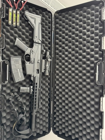 Image 2 for ICS CXP APE met red dot, 3x LiPo batterij originele doos en magazijn. Komt in koffer!