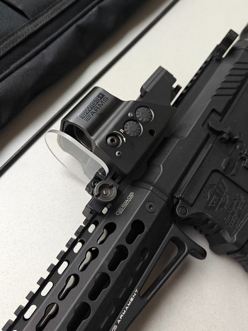 Imagen 2 de G&G CM16 M4/M16 SRL AEG with SWISS ARMS RECHARGEABLE REFLEX SIGHT + Bag + 2 x Batteries