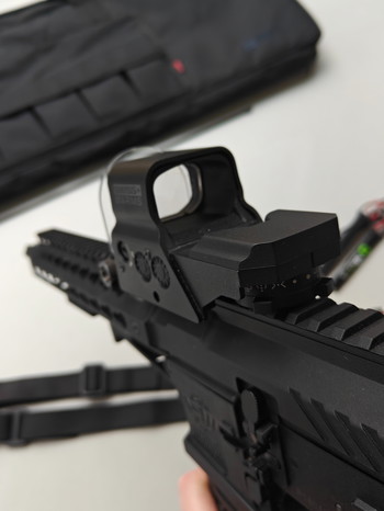 Imagen 5 de G&G CM16 M4/M16 SRL AEG with SWISS ARMS RECHARGEABLE REFLEX SIGHT + Bag + 2 x Batteries