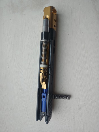 Afbeelding 2 van Hi capa custom Airsoft Masterpiece DVC STI