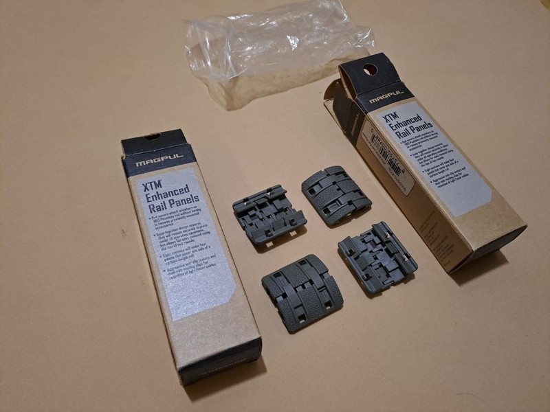 Afbeelding 1 van Magpul XTM Enhanced Rail Panels, 8 paneeltjes