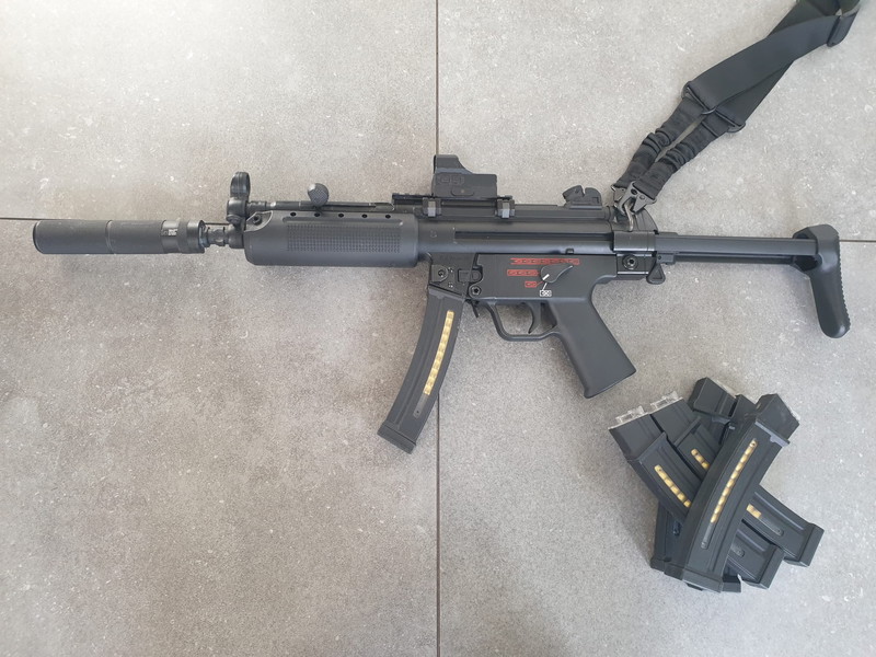 Afbeelding 1 van HK MP5 A5 met vector red dot en original HK silencer en 6 mags