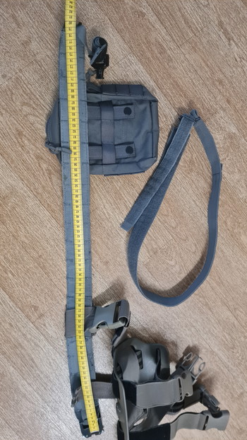 Afbeelding 3 van Bison belt + pouch wolf grey met amomax drop leg