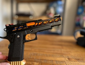 Bild für Geüpgraded Tokyo Marui Hi-Capa inclusief toebehoren om meteen het CQB-veld te domineren