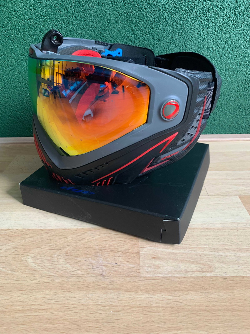 Afbeelding 1 van Dye i5 fire red met gekleurde lens