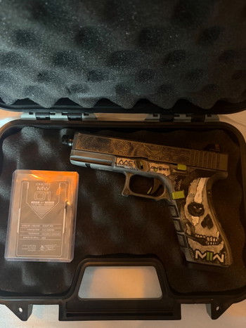 Bild 2 für Limited edition glock 17 mw2