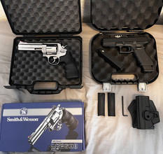 Image for Umarex VFC Glock 17 Gen 4 plus S&W Model 629 Classic CO₂ Nieuwstaat en Extras