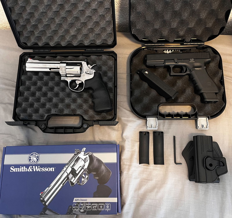 Imagen 1 de Umarex VFC Glock 17 Gen 4 plus S&W Model 629 Classic CO₂ Nieuwstaat en Extras