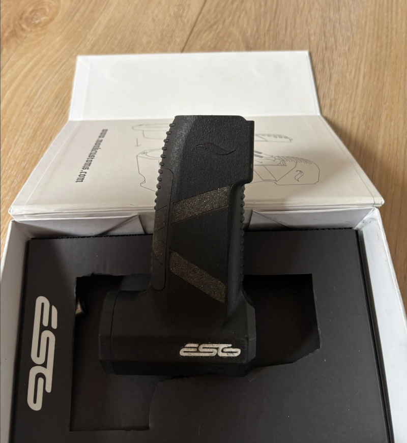 Image 1 pour ESG tank grip