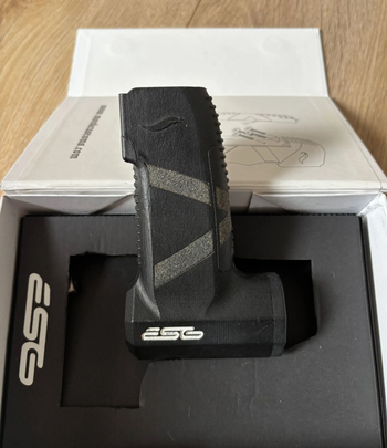 Image 3 pour ESG tank grip
