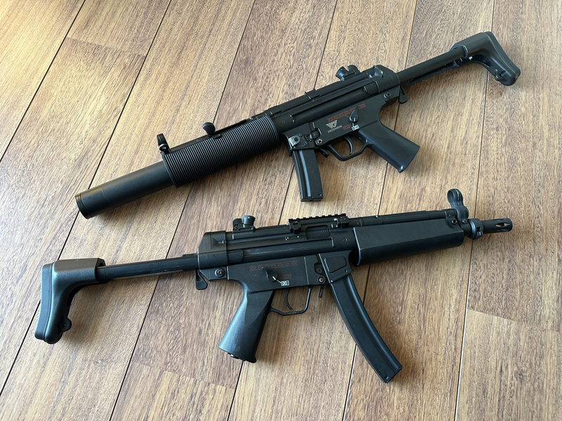 Image 1 pour 2 MP5's (MP5A5 en MP5SD6)