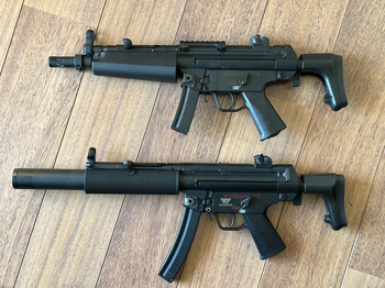 Imagen 3 de 2 MP5's (MP5A5 en MP5SD6)