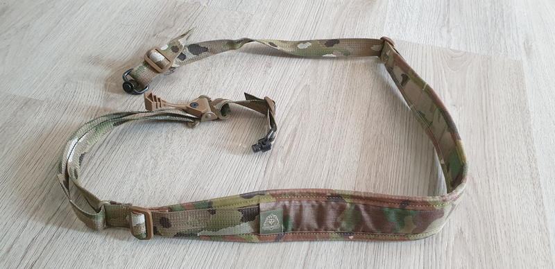 Afbeelding 1 van Ferro Concepts Slingster Multicam + QD Swivels