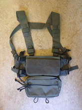 Image pour Gloednieuwe chest rig met accessoires