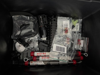 Image 2 for Chrono, lipo balanceerlader, porto, 6 mid caps,1 high cap, springs, zaklamp, tamiya en deans stekkers pouches en meer