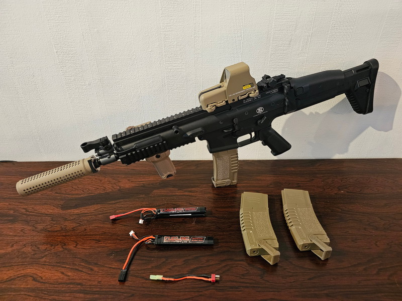 Image 1 for Cybergun SCAR-L + attachments en batterijen