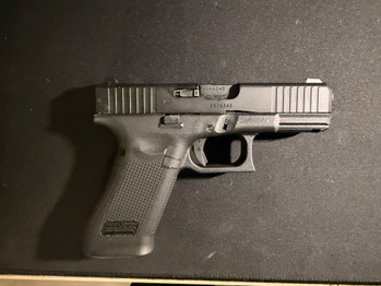 Image 2 for Glock 45 gen 5 met 3 mags en extras