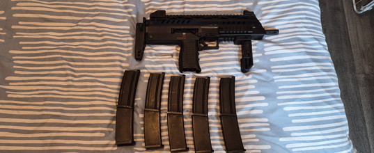 Bild für WE-R-M009 MP7 GBB met NPAS en steel trigger box, incl. 2e defecte WE MP7 voor onderdelen