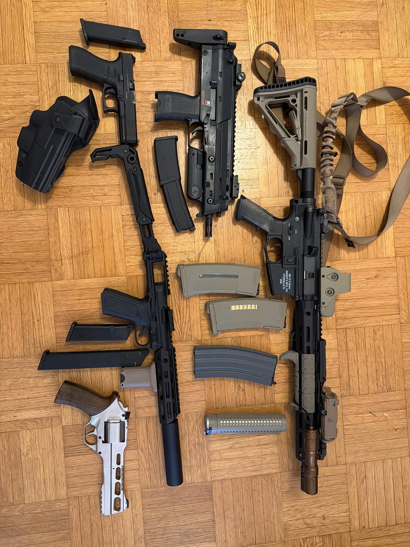 Bild 1 für Meerdere replicas en tactical gear etc te koop