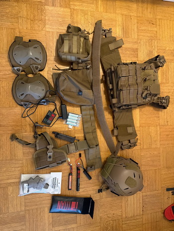 Bild 3 für Meerdere replicas en tactical gear etc te koop