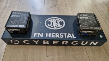 Bild 5 für Cybergun FN SCAR-L AEG | 10 Metalen Magazijnen | Zeer nette staat