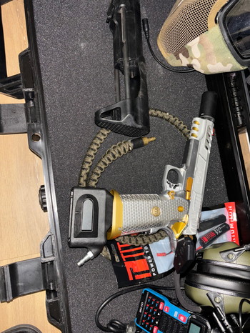 Afbeelding 3 van Full hpa kit met accessoires en wapens en kleren!!