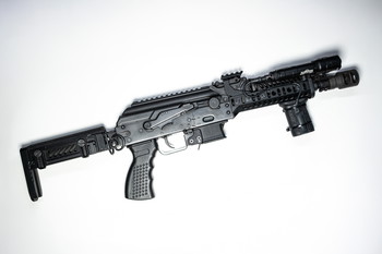 Bild 2 für ARCTURUS AT-K9T CQB AEG mit Perun MOSFET inkl. 7 Magazinen, Akku, Lampe & BCM Grip