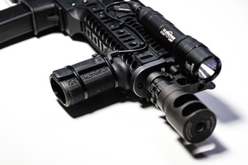 Imagen 4 de ARCTURUS AT-K9T CQB AEG mit Perun MOSFET inkl. 7 Magazinen, Akku, Lampe & BCM Grip