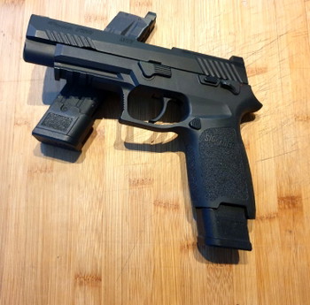 Image 4 for VFC Sig Sauer P320-M17 met holster en 2 originele mags
