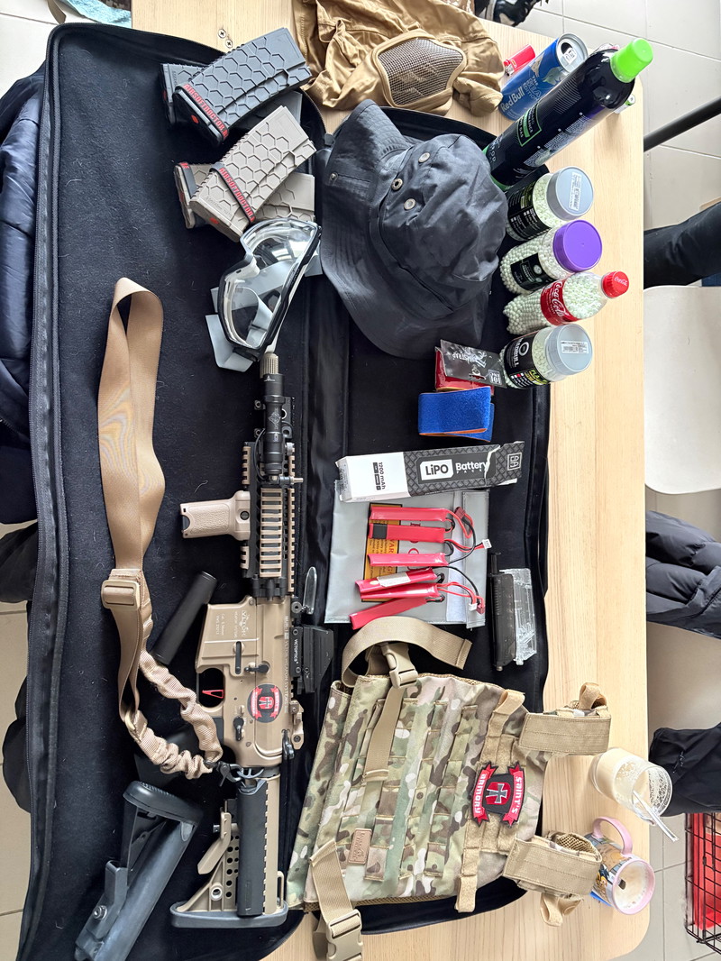 Bild 1 für Geüpgraded m4 AEG + toebehoren