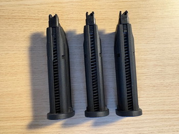 Imagen 2 de VFC Sig Sauer ProForce P320 M18 Magazin  21 Schuss  Gas  Schwarz