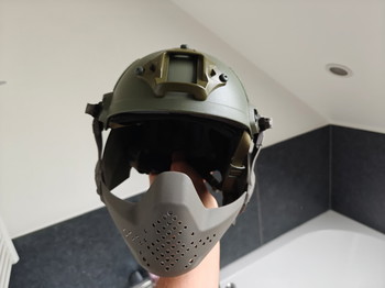 Afbeelding 2 van airsoft helm + oor & mond bescherming