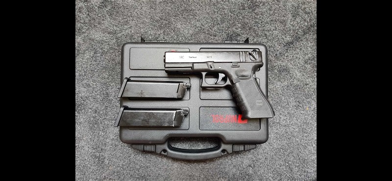 Afbeelding 1 van WE Glock 18c + 2 Lek Vrije Magazijnen