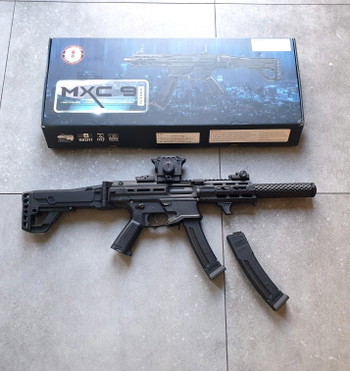 Afbeelding 2 van mxc 9 en 2 mags plus silencer
