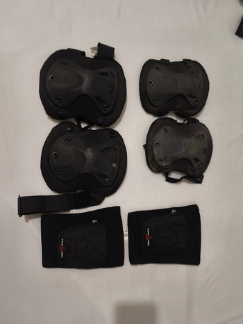 Bild 3 für Kniebeschermers, handschoenen, vestjes