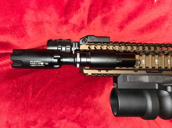 Image 4 pour EGM / Colt Daniel Defense M4A1 RIS II Vollmetall S-AEG mit Speedloader, Laser, ACOG, Taktischeslicht, Tracer, M203 Granatenwerfer mit Granate und M4 Magazine