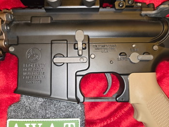 Image 5 pour EGM / Colt Daniel Defense M4A1 RIS II Vollmetall S-AEG mit Speedloader, Laser, ACOG, Taktischeslicht, Tracer, M203 Granatenwerfer mit Granate und M4 Magazine