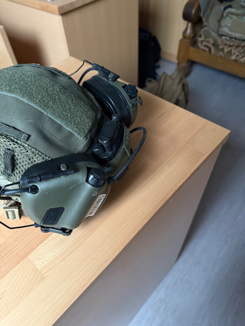 Image 2 pour Earmor M32H Helmet-Mounted + Earmor PTT Kenwood Adapter