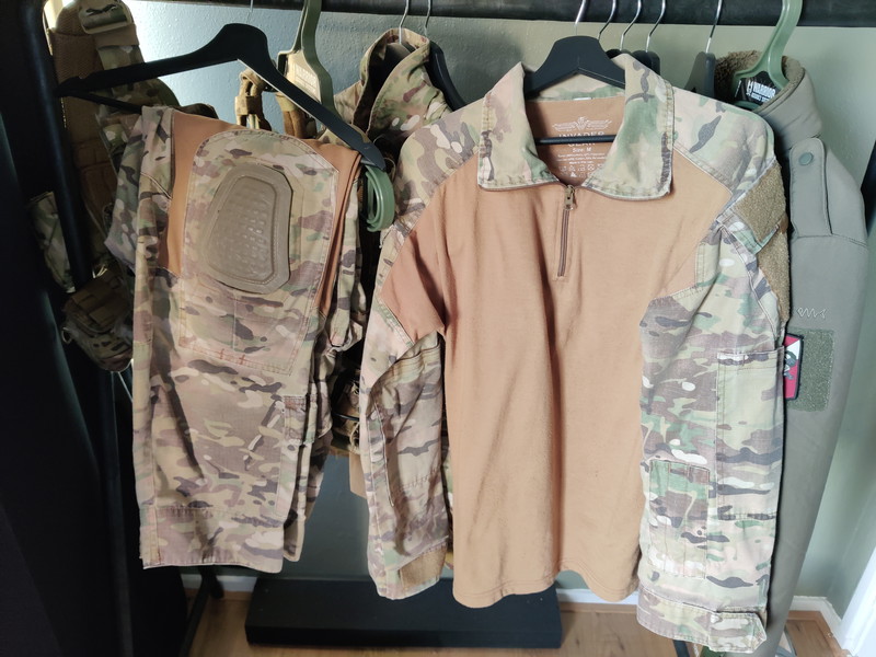 Image 1 for Mulitcam kleding setje M