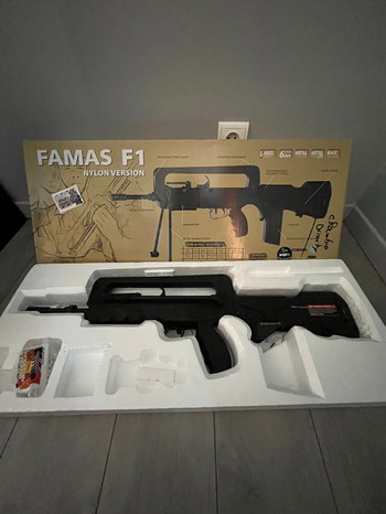 Image 2 pour Famas F1 gen 2 Nylon Cybergun