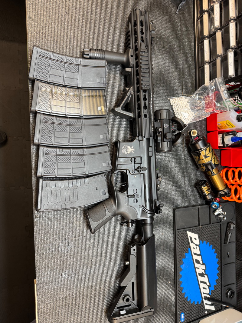 Afbeelding 1 van APS M4 12,5 Zoll KeyMod ASR-Series Vollmetall BlowBack S-AEG 6mm BB schwarz