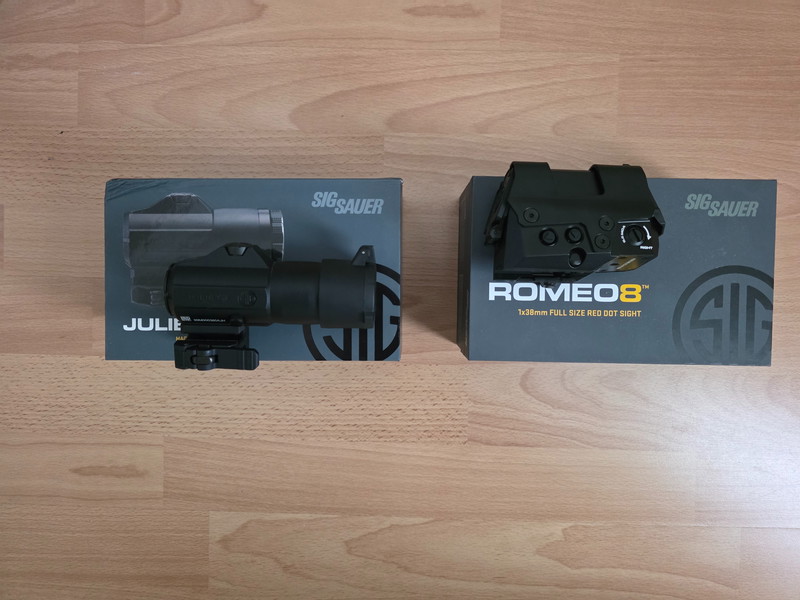 Image 1 for Sig Sauer Romeo 8T + Sig Sauer Juliet 3 magnifier