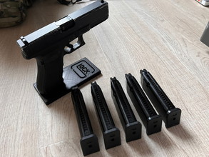 Image pour Upgraded WE Glock 17 + 5 magazijnen + toebehoren