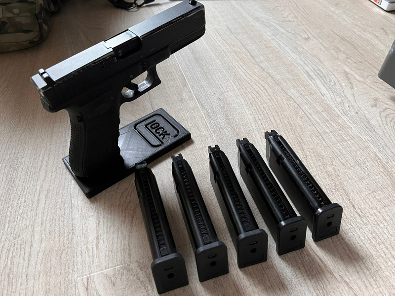 Image 1 pour Upgraded WE Glock 17 + 5 magazijnen + toebehoren