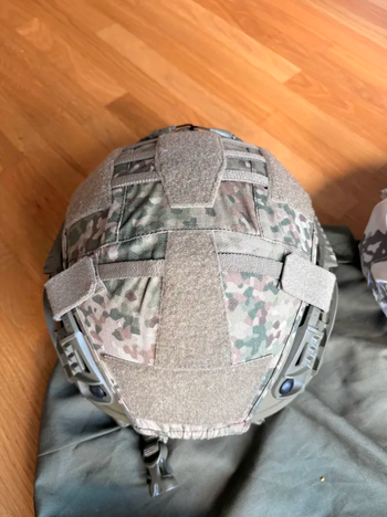 Afbeelding 3 van Galvion DOKS Viper P6N helm (NFP Tan / NFP White/arctic) RARE!
