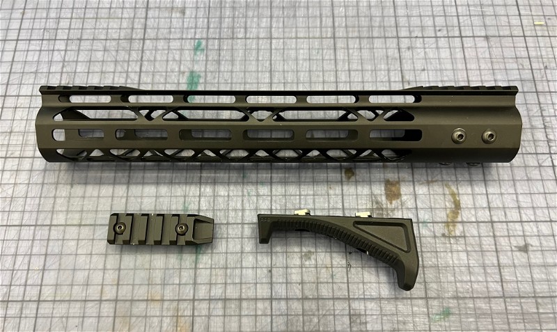 Image 1 for Lightweight handguard with rail piece and AFG