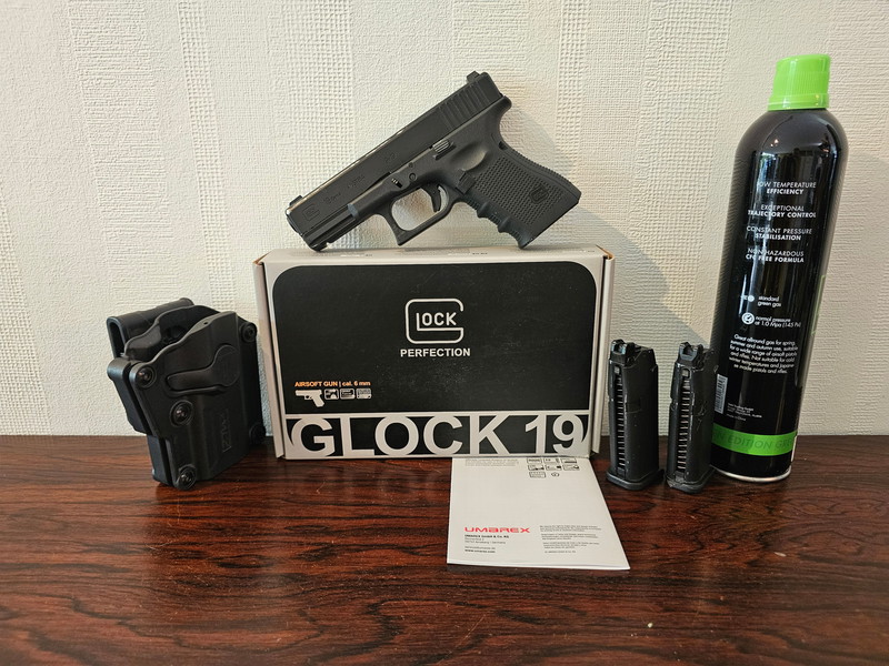 Imagen 1 de Umarex Glock 19 Gen.4 + holster en GreenGas