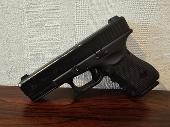 Imagen 2 de Umarex Glock 19 Gen.4 + holster en GreenGas